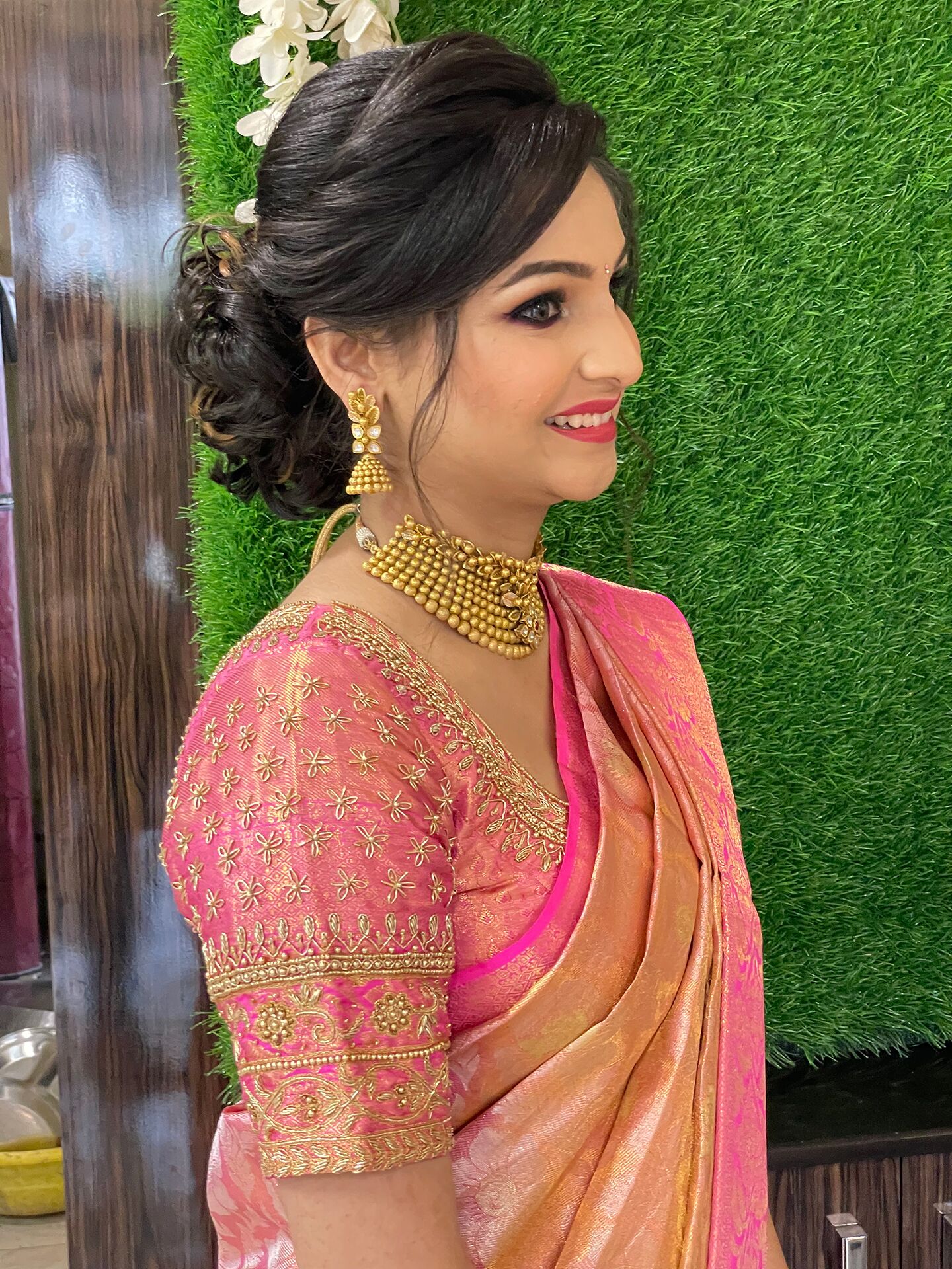 Hyderabad Gujarati Pocket Friendly Stunners Wedding - Sonam & Rahul | Engagement  hairstyles, Hair style on saree, Indian bridal hairstyles