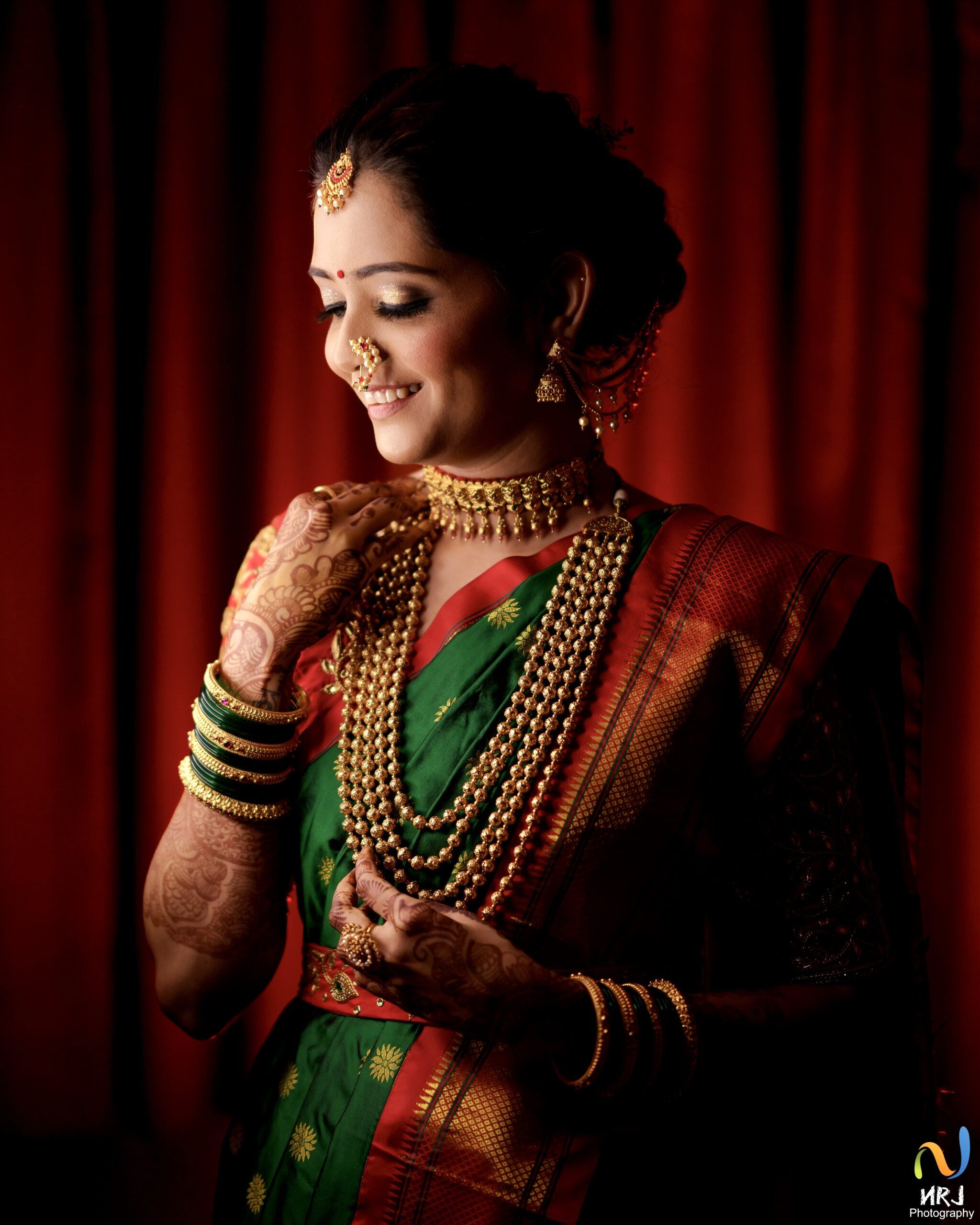 Perfect Nauvari Saree | Ankita Lokhande's viral romantic pics